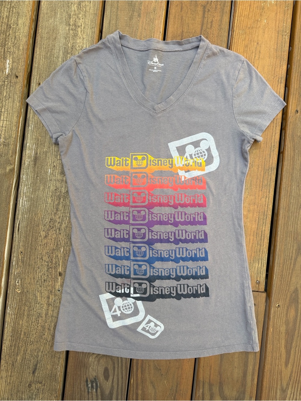 Women's Gray V-Neck Walt Disney World 40th Anniversary Graphic Tee Medium
